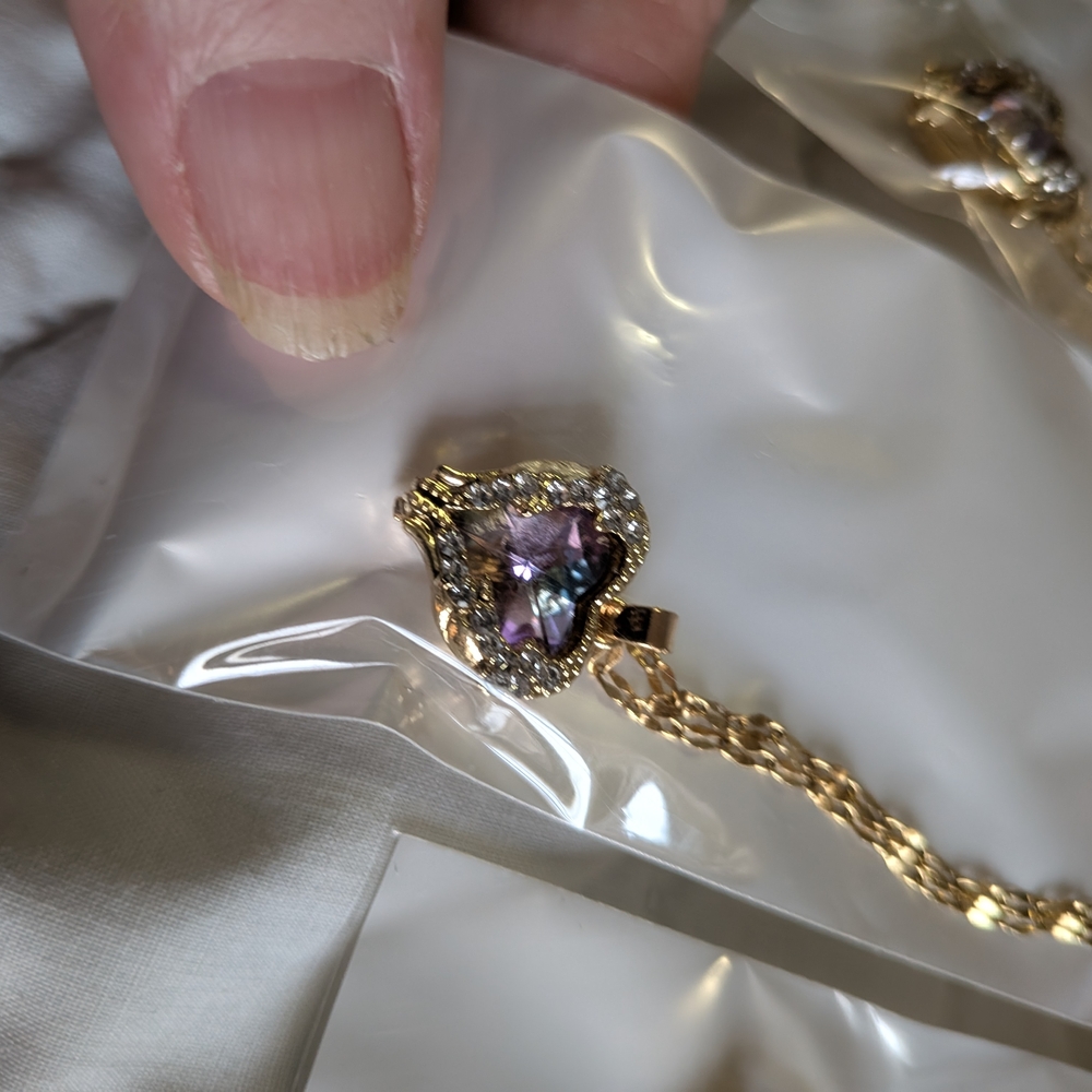 Four Golden Heart Pendant Necklaces  with ALEXANDRITE colored Stones 17"-19" - Picture 3 of 13